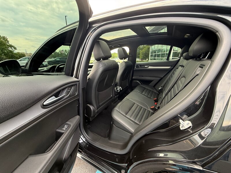 2023 Alfa Romeo Stelvio Veloce - Photo 44 - Grand Rapids, MI 49512