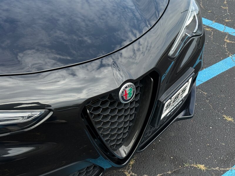2023 Alfa Romeo Stelvio Veloce - Photo 21 - Grand Rapids, MI 49512