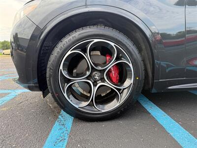 2023 Alfa Romeo Stelvio Veloce - Photo 9 - Grand Rapids, MI 49512