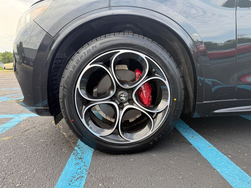 2023 Alfa Romeo Stelvio Veloce - Photo 9 - Grand Rapids, MI 49512