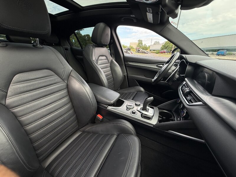 2023 Alfa Romeo Stelvio Veloce - Photo 52 - Grand Rapids, MI 49512