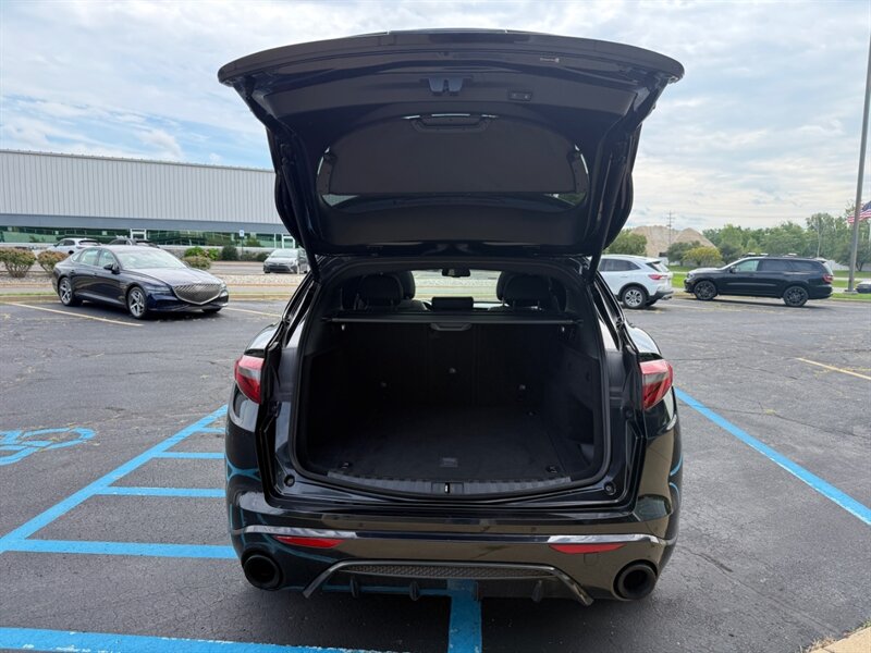2023 Alfa Romeo Stelvio Veloce - Photo 56 - Grand Rapids, MI 49512