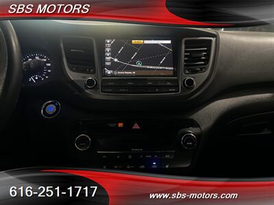 2018 Hyundai TUCSON SEL Plus - Photo 11 - Grand Rapids, MI 49512