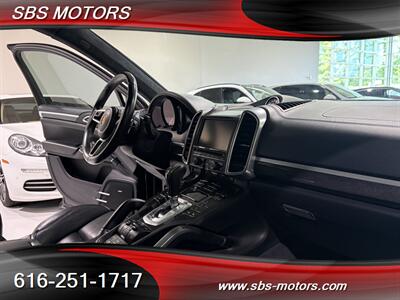 2016 Porsche Cayenne GTS   - Photo 23 - Grand Rapids, MI 49512