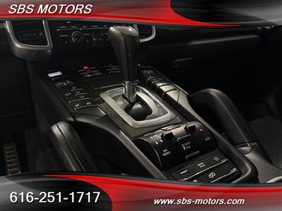 2016 Porsche Cayenne GTS   - Photo 27 - Grand Rapids, MI 49512