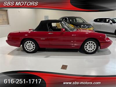 1993 Alfa Romeo Spider Veloce   - Photo 10 - Grand Rapids, MI 49512