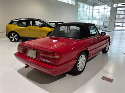 1993 Alfa Romeo Spider Veloce   - Photo 11 - Grand Rapids, MI 49512