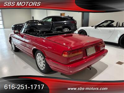 1993 Alfa Romeo Spider Veloce   - Photo 5 - Grand Rapids, MI 49512