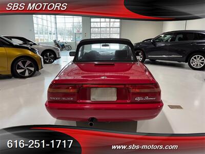 1993 Alfa Romeo Spider Veloce   - Photo 12 - Grand Rapids, MI 49512