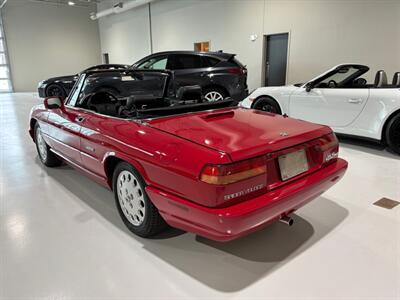 1993 Alfa Romeo Spider Veloce   - Photo 5 - Grand Rapids, MI 49512