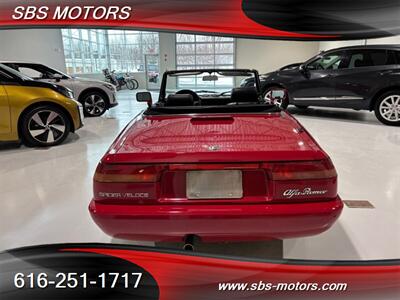 1993 Alfa Romeo Spider Veloce   - Photo 4 - Grand Rapids, MI 49512