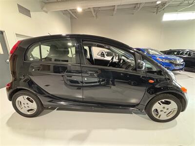 2012 Mitsubishi i-MiEV ES   - Photo 2 - Grand Rapids, MI 49512