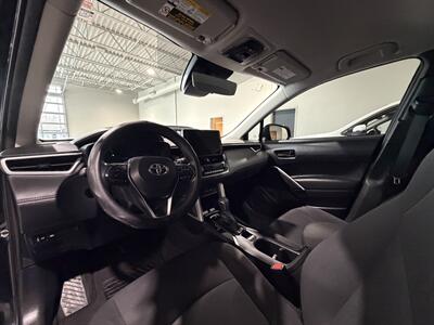 2025 Toyota Corolla Cross LE   - Photo 5 - Grand Rapids, MI 49512