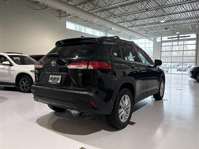 2025 Toyota Corolla Cross LE   - Photo 11 - Grand Rapids, MI 49512