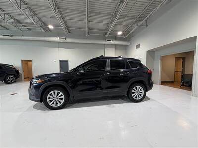 2025 Toyota Corolla Cross LE   - Photo 4 - Grand Rapids, MI 49512