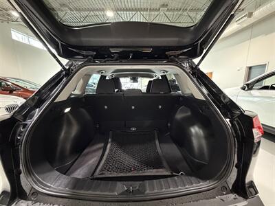 2025 Toyota Corolla Cross LE   - Photo 9 - Grand Rapids, MI 49512