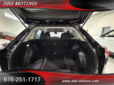 2025 Toyota Corolla Cross LE   - Photo 9 - Grand Rapids, MI 49512