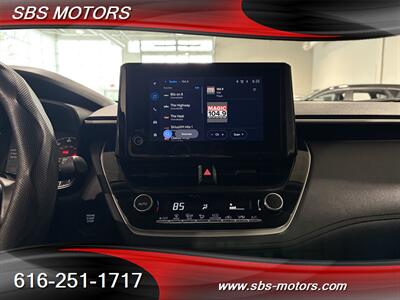 2025 Toyota Corolla Cross LE   - Photo 6 - Grand Rapids, MI 49512