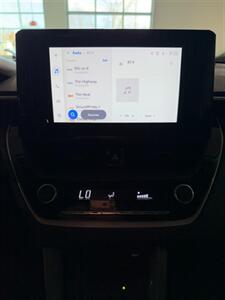 2025 Toyota Corolla Cross LE   - Photo 14 - Grand Rapids, MI 49512