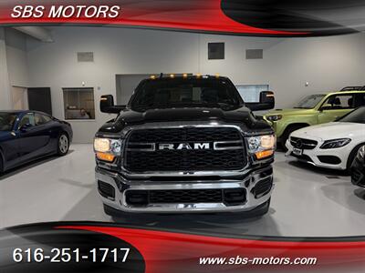 2023 RAM 3500 Tradesman   - Photo 2 - Grand Rapids, MI 49512