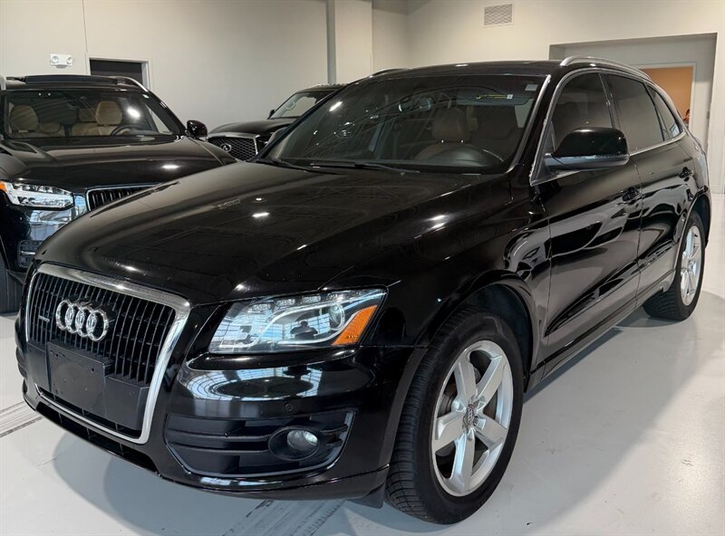 2010 Audi Q5 3.2 quattro Premium Plus - Photo 2 - Grand Rapids, MI 49512