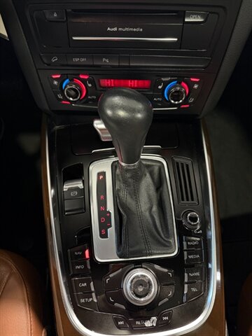 2010 Audi Q5 3.2 quattro Premium Plus - Photo 14 - Grand Rapids, MI 49512
