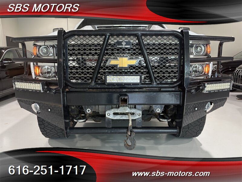 2017 Chevrolet Silverado 2500HD High Country - Photo 5 - Grand Rapids, MI 49512