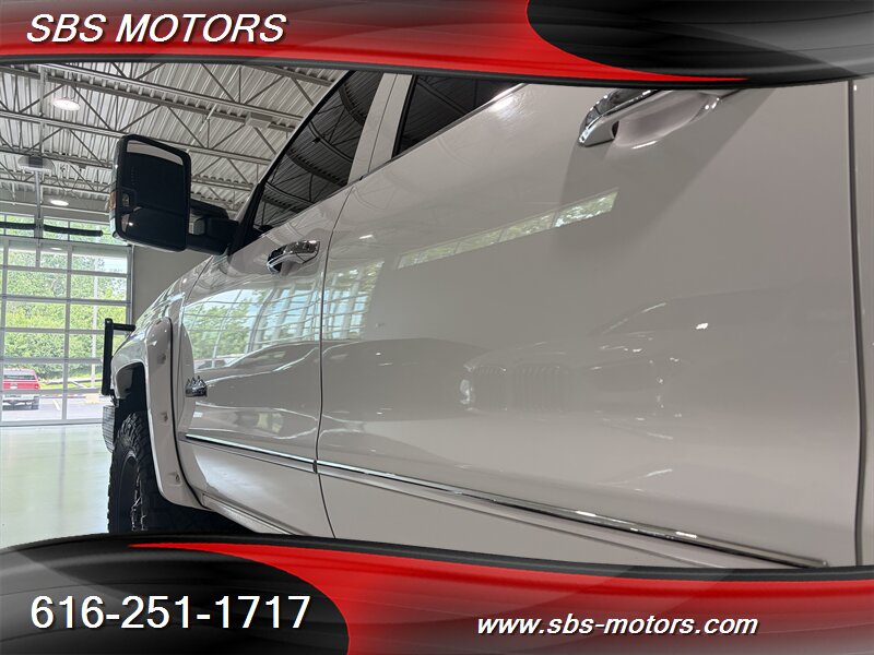 2017 Chevrolet Silverado 2500HD High Country - Photo 13 - Grand Rapids, MI 49512