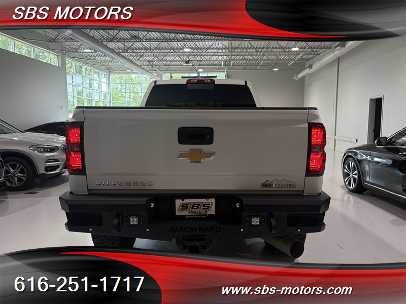 2017 Chevrolet Silverado 2500HD High Country - Photo 17 - Grand Rapids, MI 49512