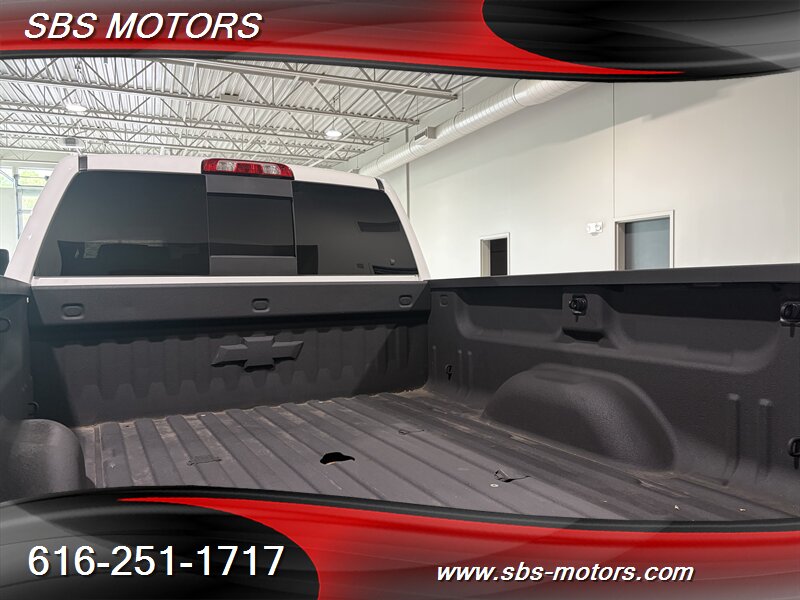 2017 Chevrolet Silverado 2500HD High Country - Photo 16 - Grand Rapids, MI 49512