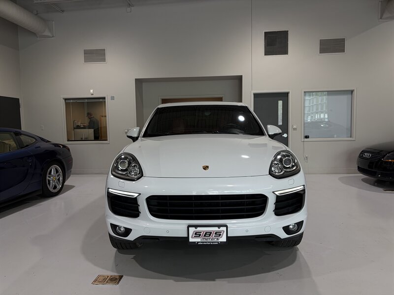 2017 Porsche Cayenne Platinum Edition's photo