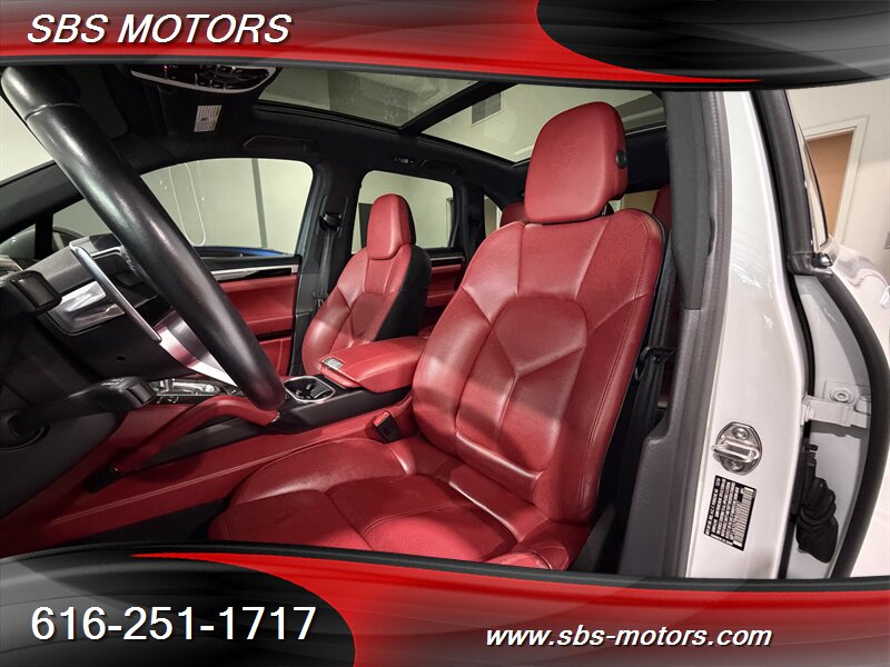 2017 Porsche Cayenne Platinum Edition - Photo 7 - Grand Rapids, MI 49512