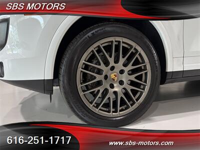 2017 Porsche Cayenne Platinum Edition - Photo 4 - Grand Rapids, MI 49512