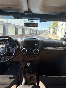 2011 Jeep Wrangler Sahara   - Photo 7 - Phoenix, AZ 85051