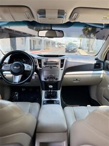 2011 Subaru Outback 2.5i Premium   - Photo 8 - Phoenix, AZ 85051
