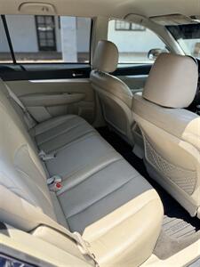 2011 Subaru Outback 2.5i Premium   - Photo 11 - Phoenix, AZ 85051