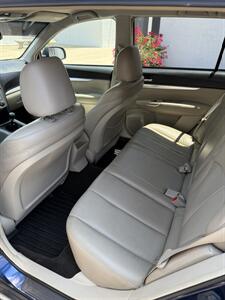 2011 Subaru Outback 2.5i Premium   - Photo 12 - Phoenix, AZ 85051