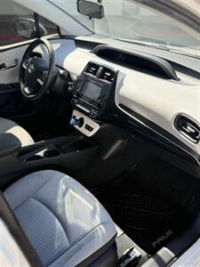 2016 Toyota Prius Two   - Photo 10 - Phoenix, AZ 85051