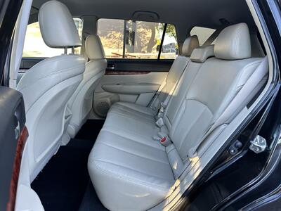 2010 Subaru Outback 3.6R Limited   - Photo 8 - Denver, CO 80231