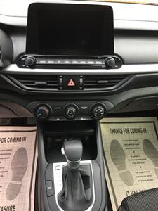 2021 Kia Forte LXS - Photo 11 - Homer, GA 30547