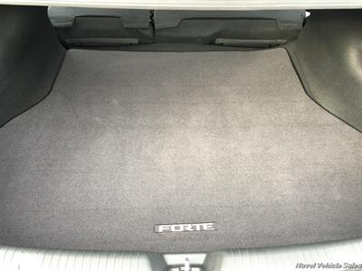 2018 Kia Forte LX   - Photo 11 - Homer, GA 30547