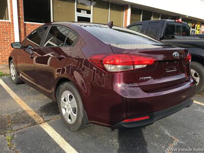 2018 Kia Forte LX   - Photo 4 - Homer, GA 30547