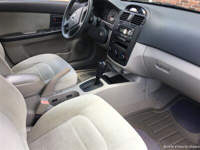 2006 Kia Spectra EX   - Photo 9 - Homer, GA 30547