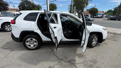 2017 Jeep Cherokee Sport Low Miles  1-Owner   - Photo 15 - South El Monte, CA 91733