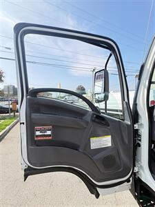 2020 Isuzu NRR 14FT Box Truck DIESEL  Hydrulic Lift - Photo 21 - South El Monte, CA 91733