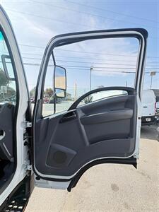 2020 Isuzu NRR 14FT Box Truck DIESEL  Hydrulic Lift - Photo 20 - South El Monte, CA 91733