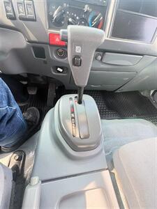 2020 Isuzu NRR 14FT Box Truck DIESEL  Hydrulic Lift - Photo 31 - South El Monte, CA 91733