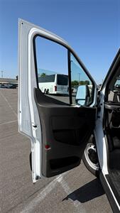 2022 Ford Transit 350 Reefer Van - Photo 21 - South El Monte, CA 91733