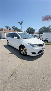 2019 Chrysler Pacifica Hybrid Touring Plus 1-Owner - Photo 4 - South El Monte, CA 91733