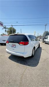 2019 Chrysler Pacifica Hybrid Touring Plus 1-Owner - Photo 10 - South El Monte, CA 91733